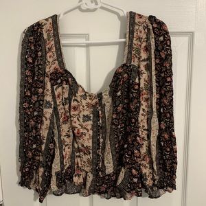 On or off shoulder crop top with sleeves